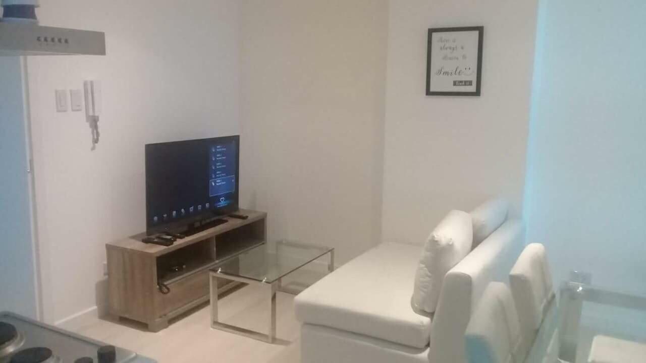 Azure C7 Balcony, Wifi, Near Mall Airport Manila Luaran gambar